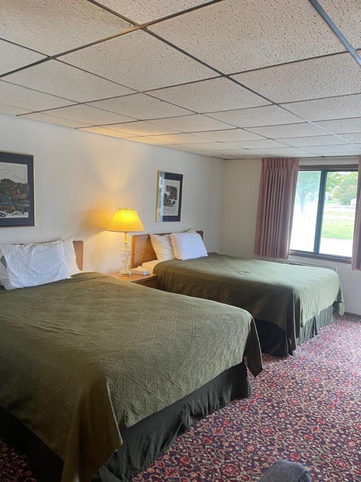 Knights Inn Mackinaw City Exteriér fotografie