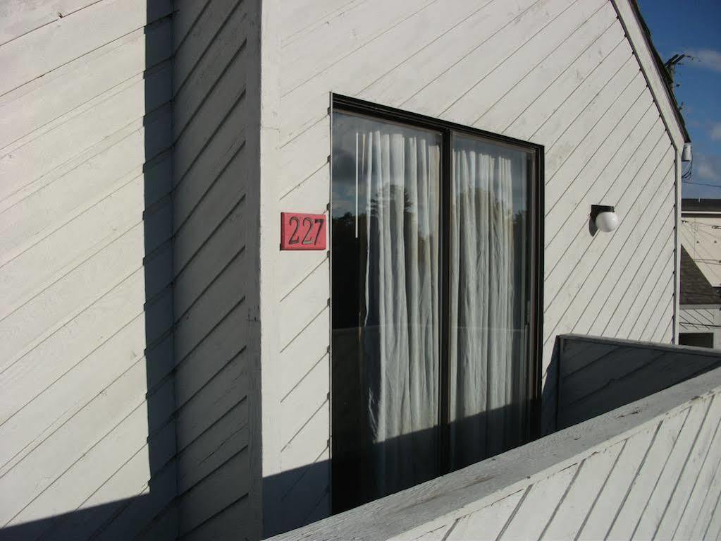 Knights Inn Mackinaw City Exteriér fotografie